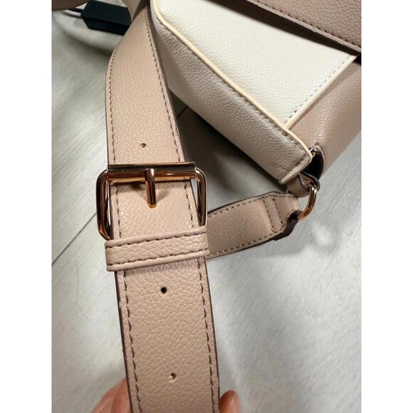 NWT Anne Klein Two-Tone Tan Flap Crossbody Bag - Picture 7 of 9